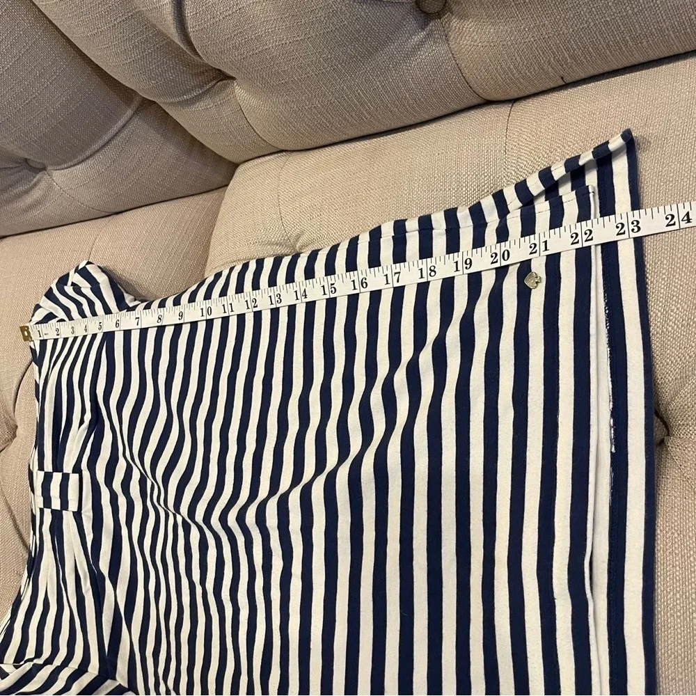 Kate Spade Wheaton Top of Mandy Bax­ter (Mol­ly Ephraim) in Last Man Stand­ing